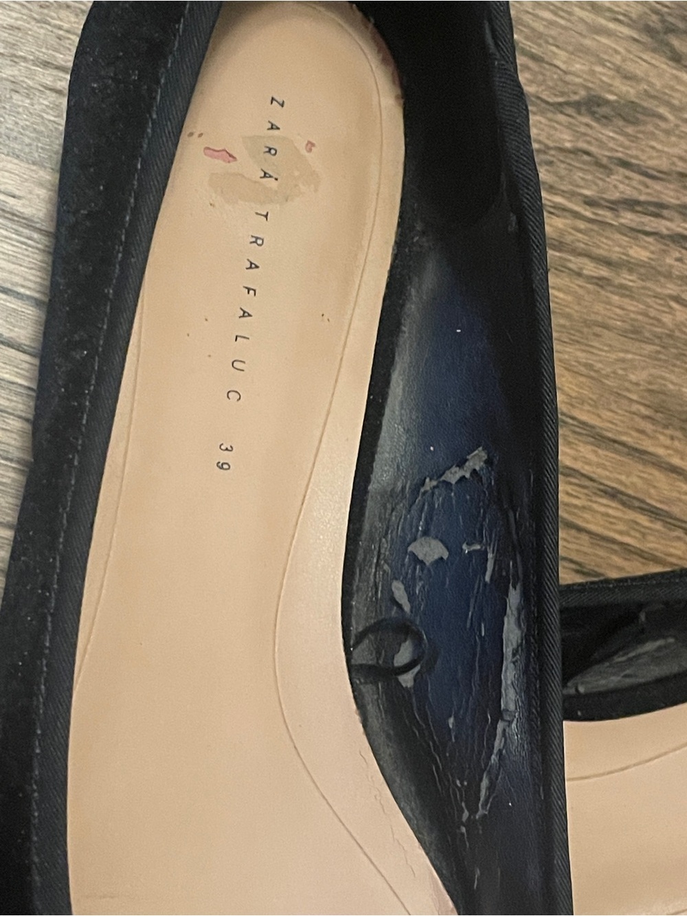 Zara Trafaluc Pearl Bee Embellished Velvet Ballet Flats size 39 - Picture 7 of 7